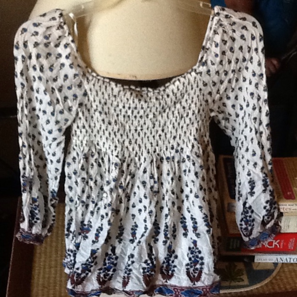 Forever 21 M Woven Top 3QTRSLV Cream/Dark Blue